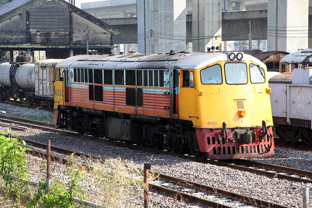 GEK 4050 (Co'Co', de, General Electric, Bj.1966, Fab.Nr. 35956) wartet am 10.Dezember 2023 im Depot Bang Sue auf ihren nächsten Einsatz.