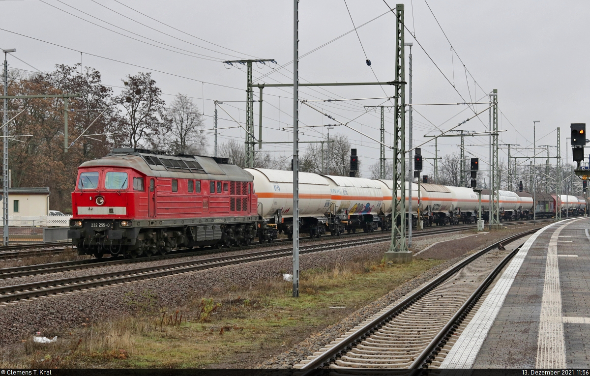 Gemischter Gz mit 232 255-0 (132 255-1) durchfährt Magdeburg Hbf in südwestlicher Richtung.

🧰 DB Cargo
🕓 13.12.2021 | 11:56 Uhr