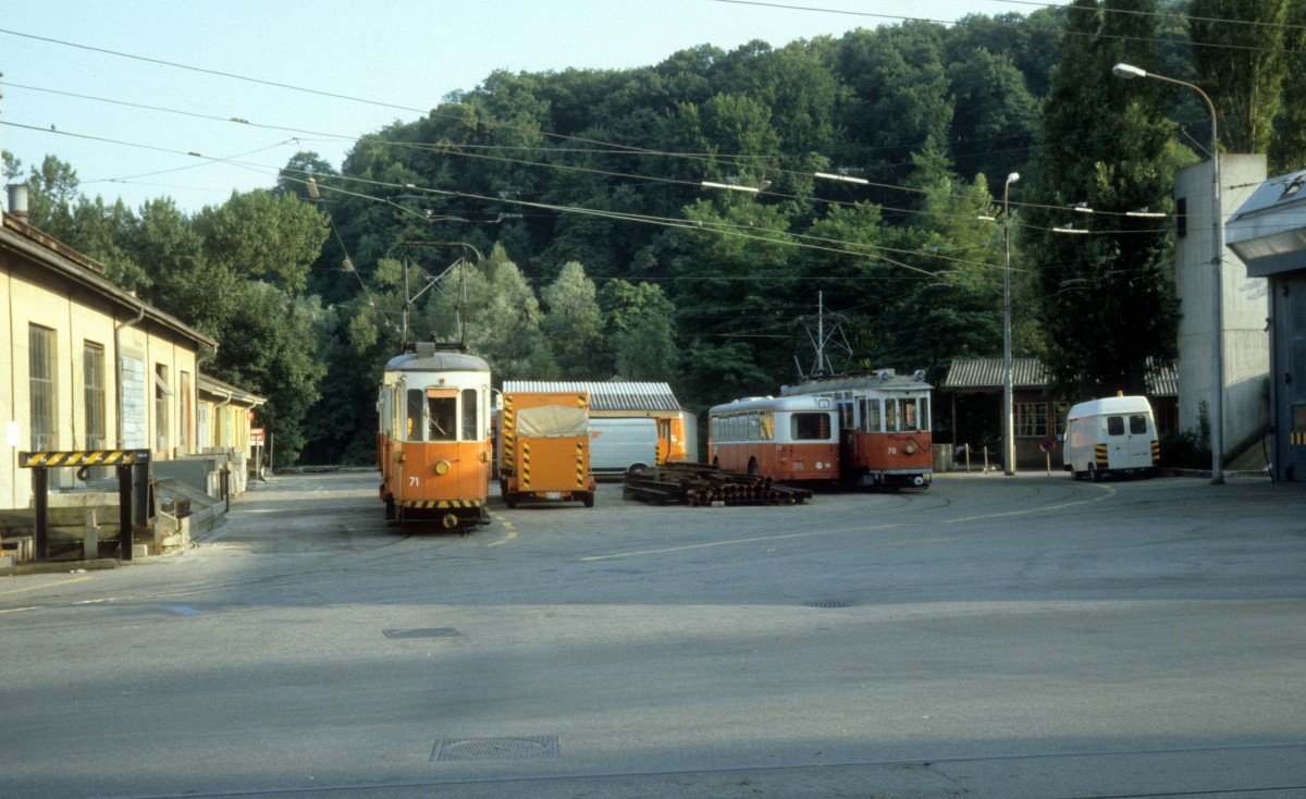 Genève / Genf TPG: Arbeitstriebwagen 71 und 70 im Dépôt / Betriebshof in der Avenue de la Jonction am 16. Juli 1983.