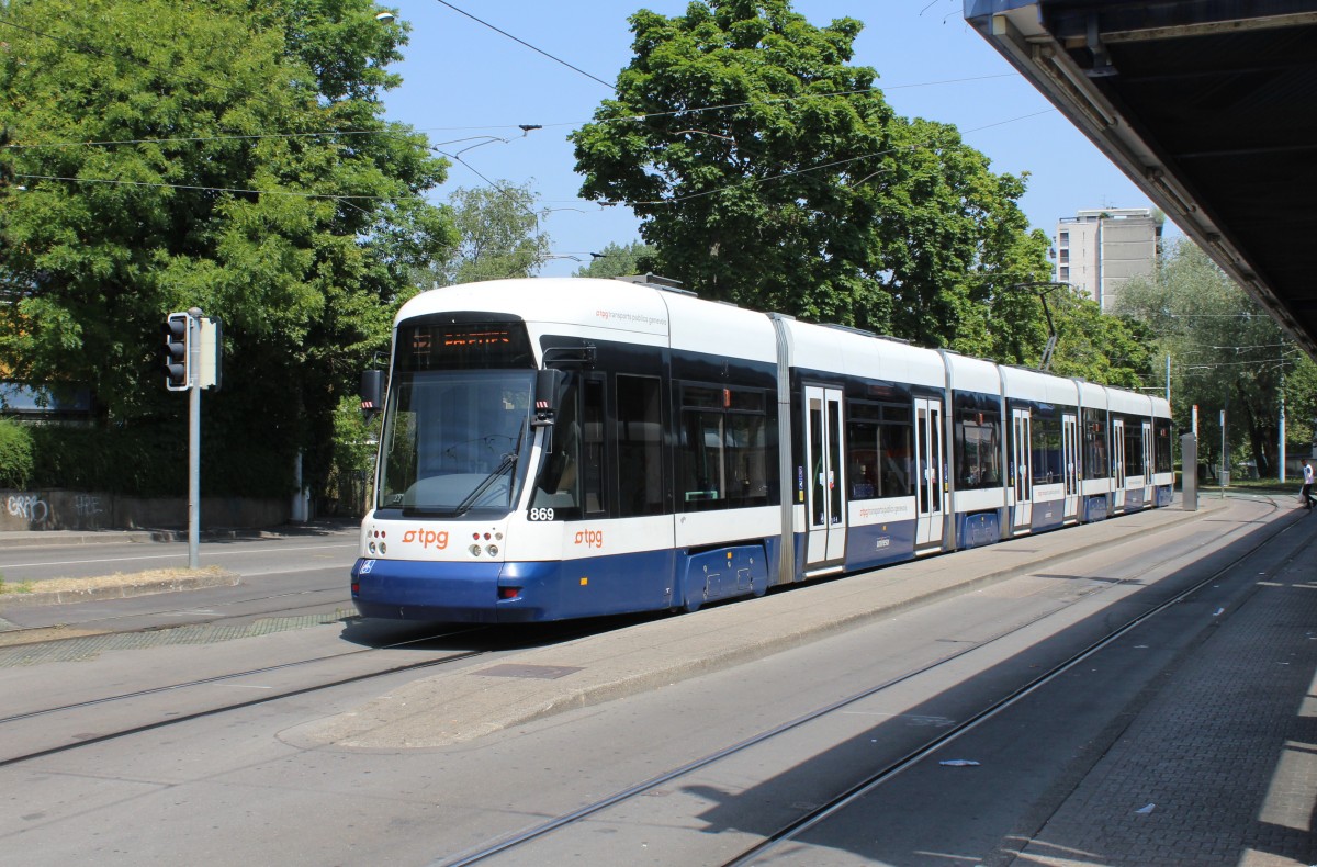 Genève / Genf Tram 12 (Bombardier Be 6/8 869) Moillesulaz am 5. Juli 2015.