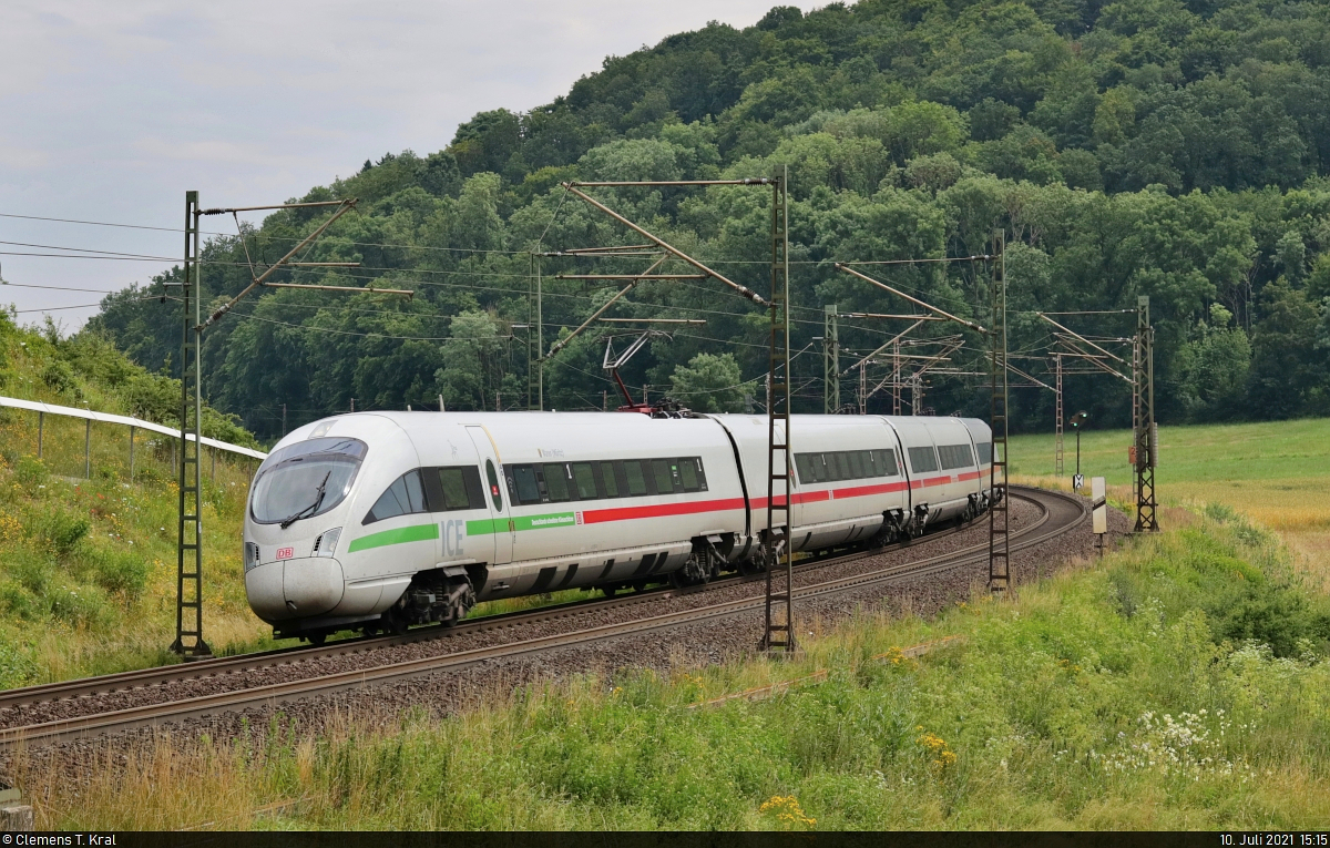 Genau sein Einsatzgebiet:
411 056-5 (Tz 1156  Waren (Müritz) ) unterwegs als Umleiter südlich von Friedland (Niedersachsen) Richtung Göttingen.

🧰 DB Fernverkehr
🚝 ICE 588 (Linie 25) Nürnberg Hbf–Schwerin Hbf
🚩 Bahnstrecke Frankfurt–Göttingen (KBS 613)
🕓 10.7.2021 | 15:15 Uhr