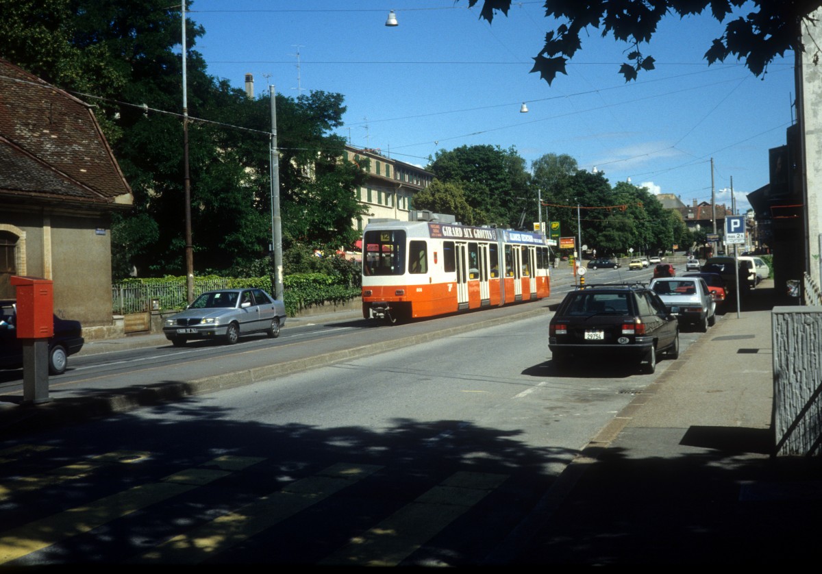 Genve / Genf TPG Tram 12 (ACMV/DWAG-Be 4/6 808) Rue de Chne-Bougeries, Hst. Trois-Martyrs am 8. Juli 1990.