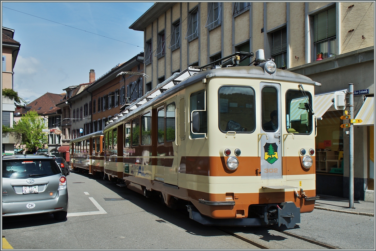 Geschafft, der A-L Regionalzug 236 verlässt die Alstadt von Aigle und kann nun Leysin zu streben.
9. Mai 2015