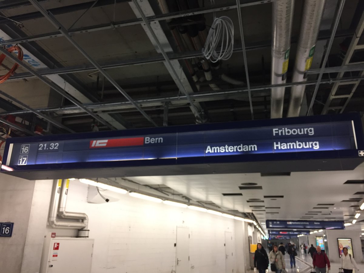 Gestern Abend fuhr der letzte CNL von zürich nach Hamburg / Amsterdam, heute am 10.12.16 stand er noch symbolisch auf der Anzeige.
