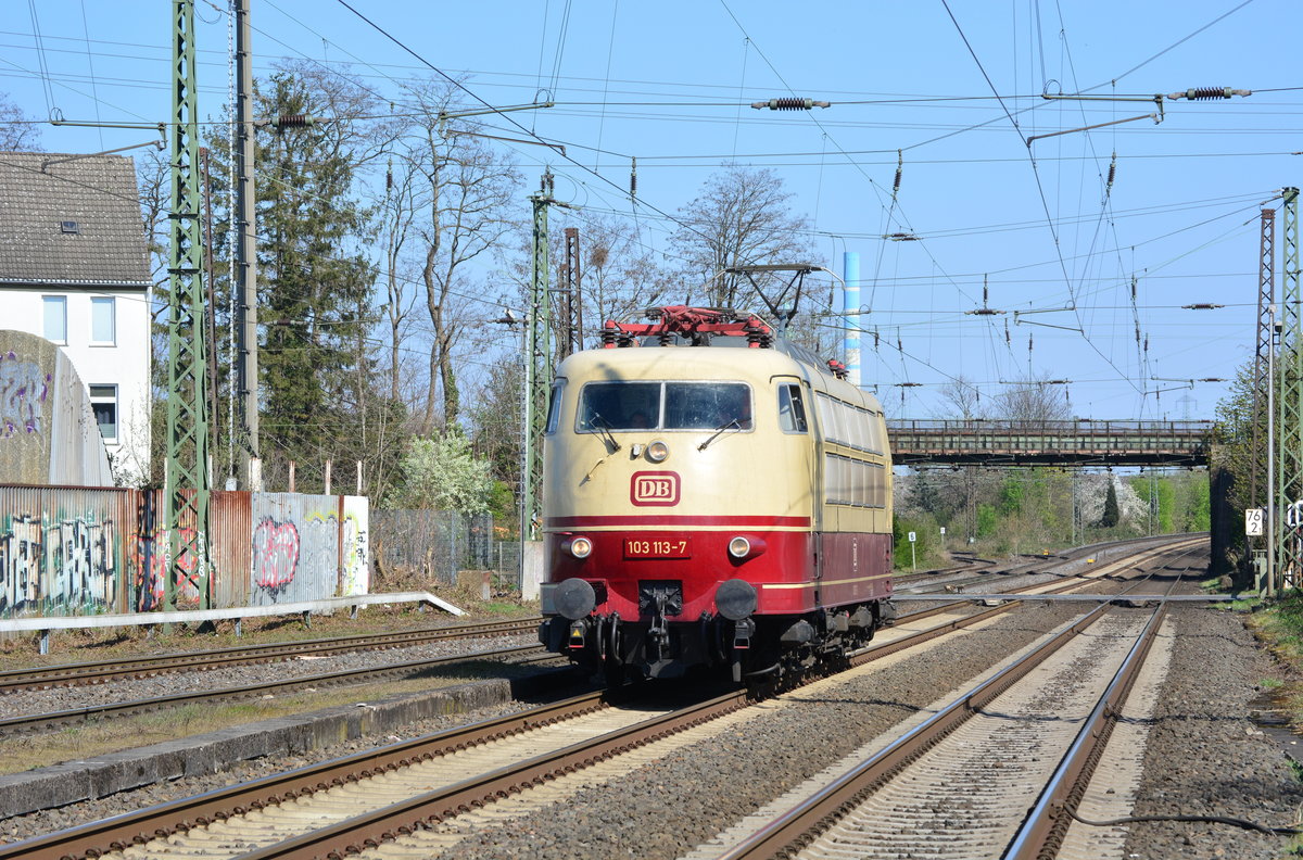 Gestern fuhr 103 113 nach erfolgreicher HU in Seelze wieder zurück nach Koblenz. Hier durchfährt sie soeben den Haltepunkt Essen Dellwig.

Essen Dellwig 06.04.2020