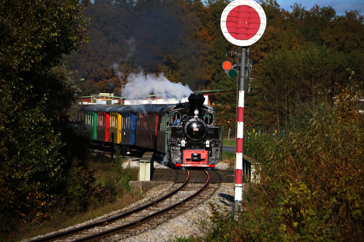 Gestern konnte ich 764.411R bei schönstem Wetter in Wohlsdorf bei Preding Wieselsdorf festhalten. 23.10.2015