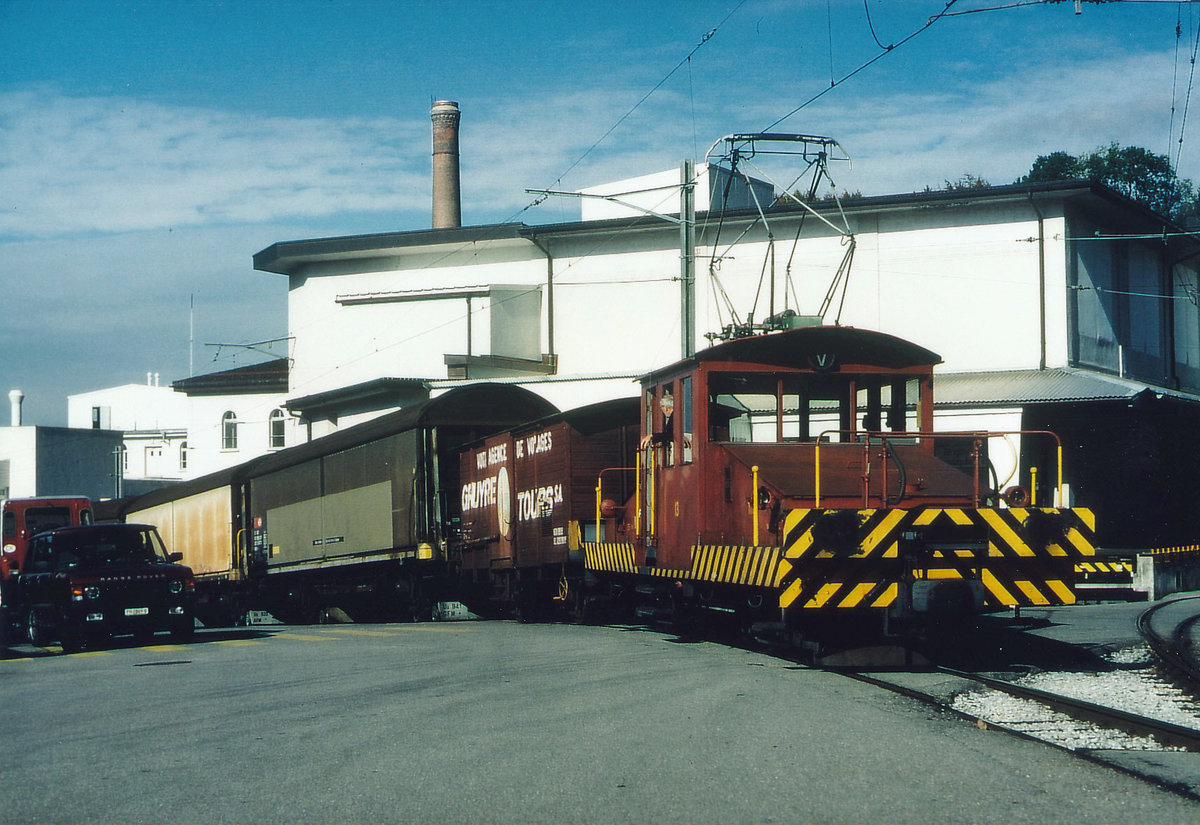 GFM: Te 4/4 13 auf Rangierfahrt in Broc Fabrique im August 1999.
Foto: Walter Ruetsch