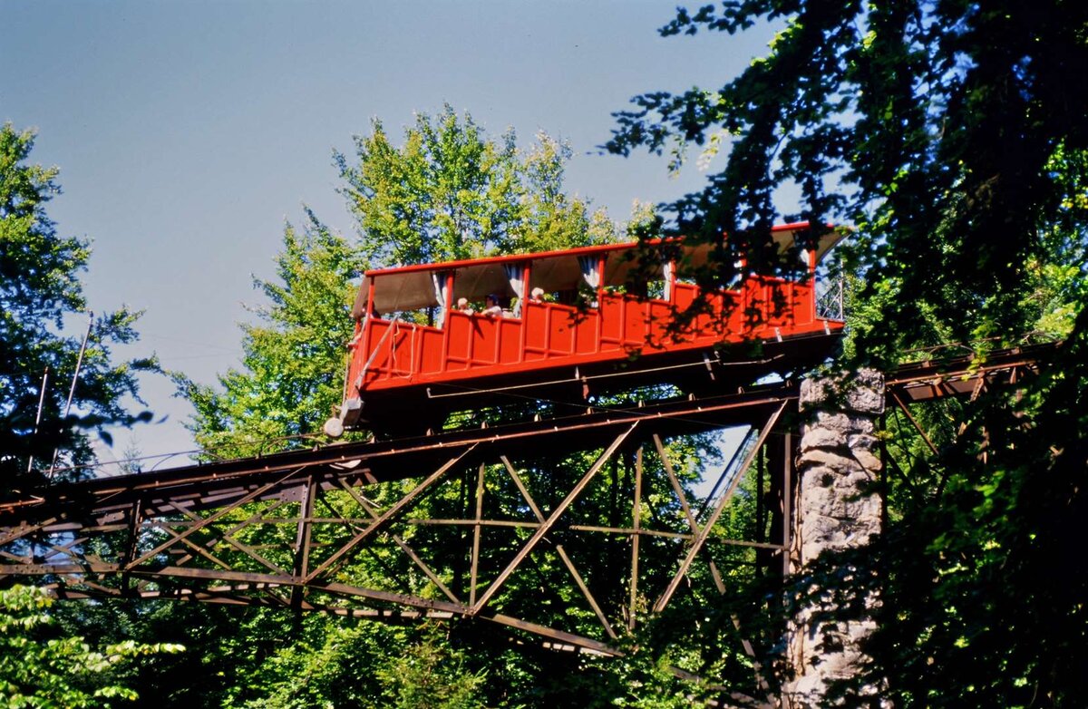 Giessbachbahn, älteste noch in Betrieb befindliche Schweizer Standseilbahn (Datum unbekannt)