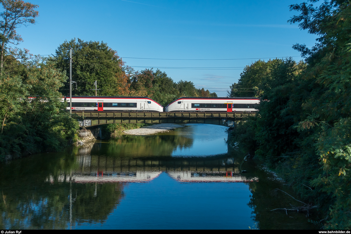 Giruno-Doppeltraktion auf Überführung von Luterbach-Attisholz nach Frutigen am 11. August 2018 auf der Emmenbrücke zwischen Luterbach und Zuchwil.