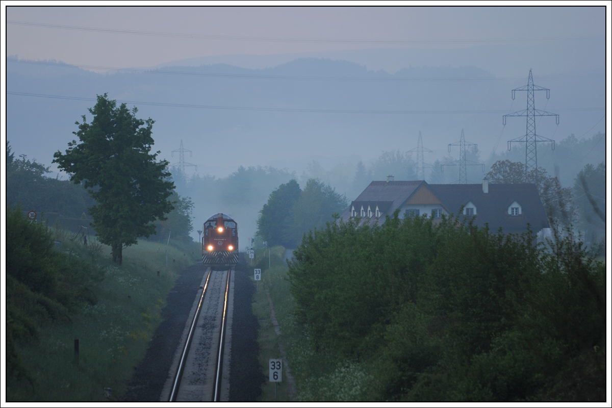 GKB 1500.2 mit dem R 4354 (S 6 von Wies über die Koralmbahn nach Graz) am 6.5.2020, aufgenommen in Leibenfeld von der Brücke der Bundesstraße 76. (Televersion)