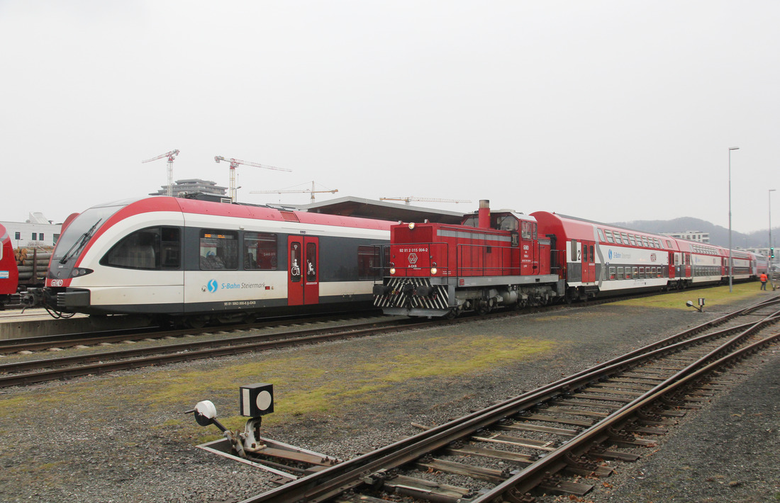 GKB-Triebwagen 63.06 (95 81 5063 006) und 92 81 2015 004 // Graz, Köflacher Bahnhof // 27. Januar 2023