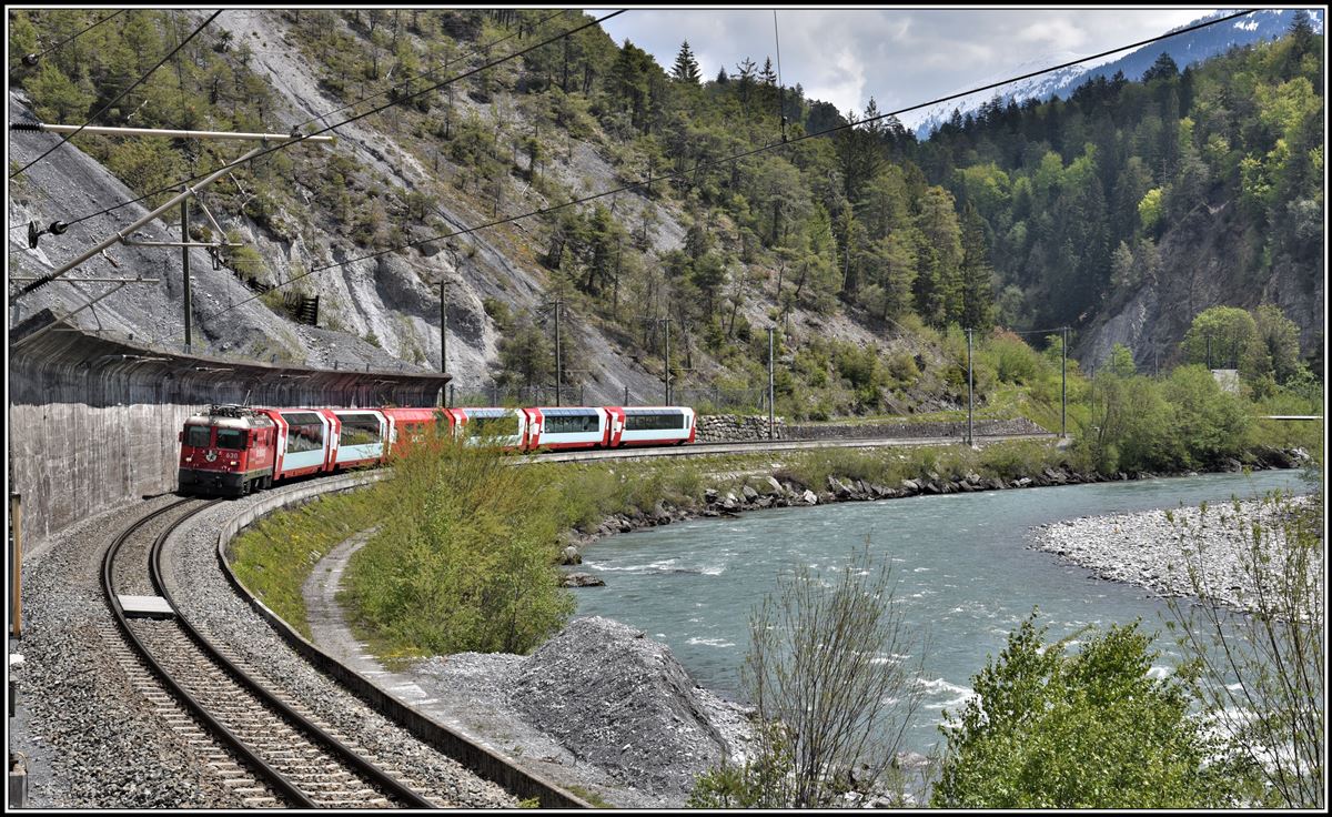 Glacier Express PE905 mit Ge 4/4 II 630  Trun  bei Trin. (14.05.2019)