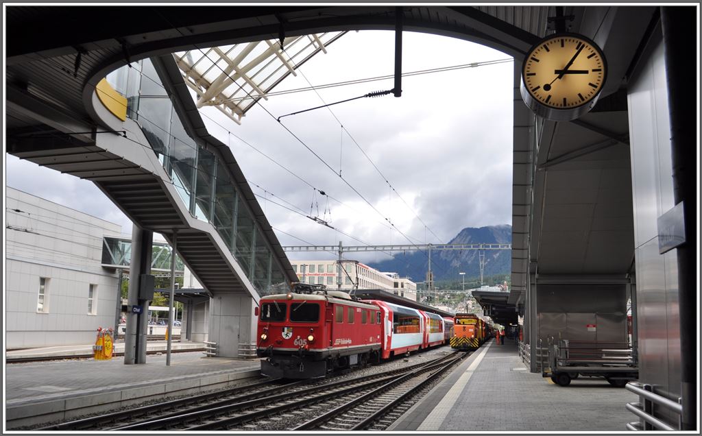 GlacierExpress 902 mit Ge 4/4 I 605  Silvretta  nach Davos Platz verlsst den Bahnhof Chur. (10.09.2013)