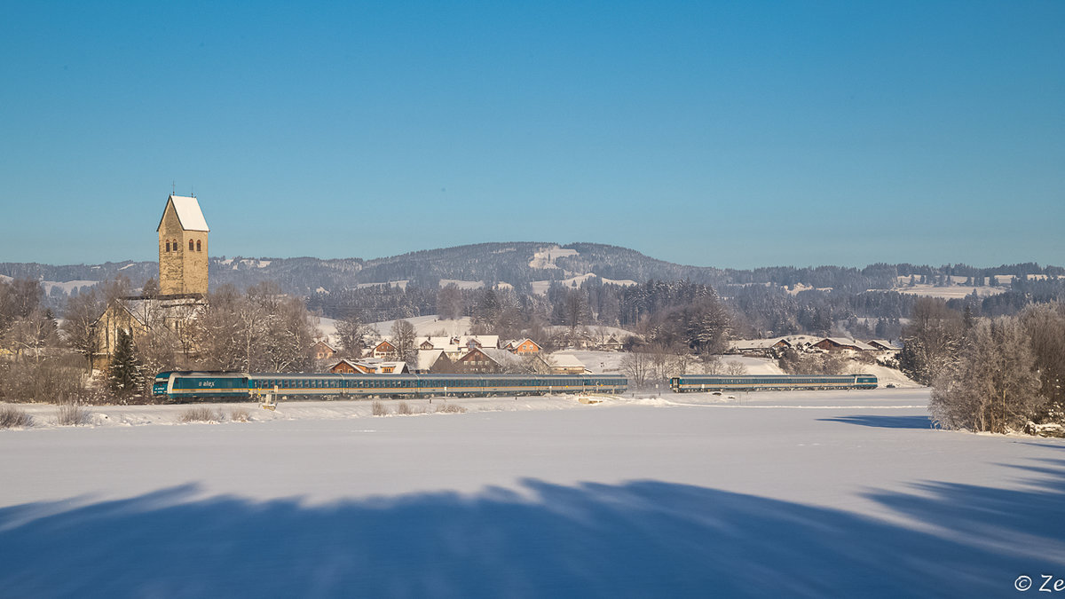 Gleich 4 Züge sind auf diesem Bild zu sehen. Bei eises Kälte begegnen sich ALX 84132, ALX 84135, ALX 84152, ALX 84155 am 22.01.2016 bei Stein.