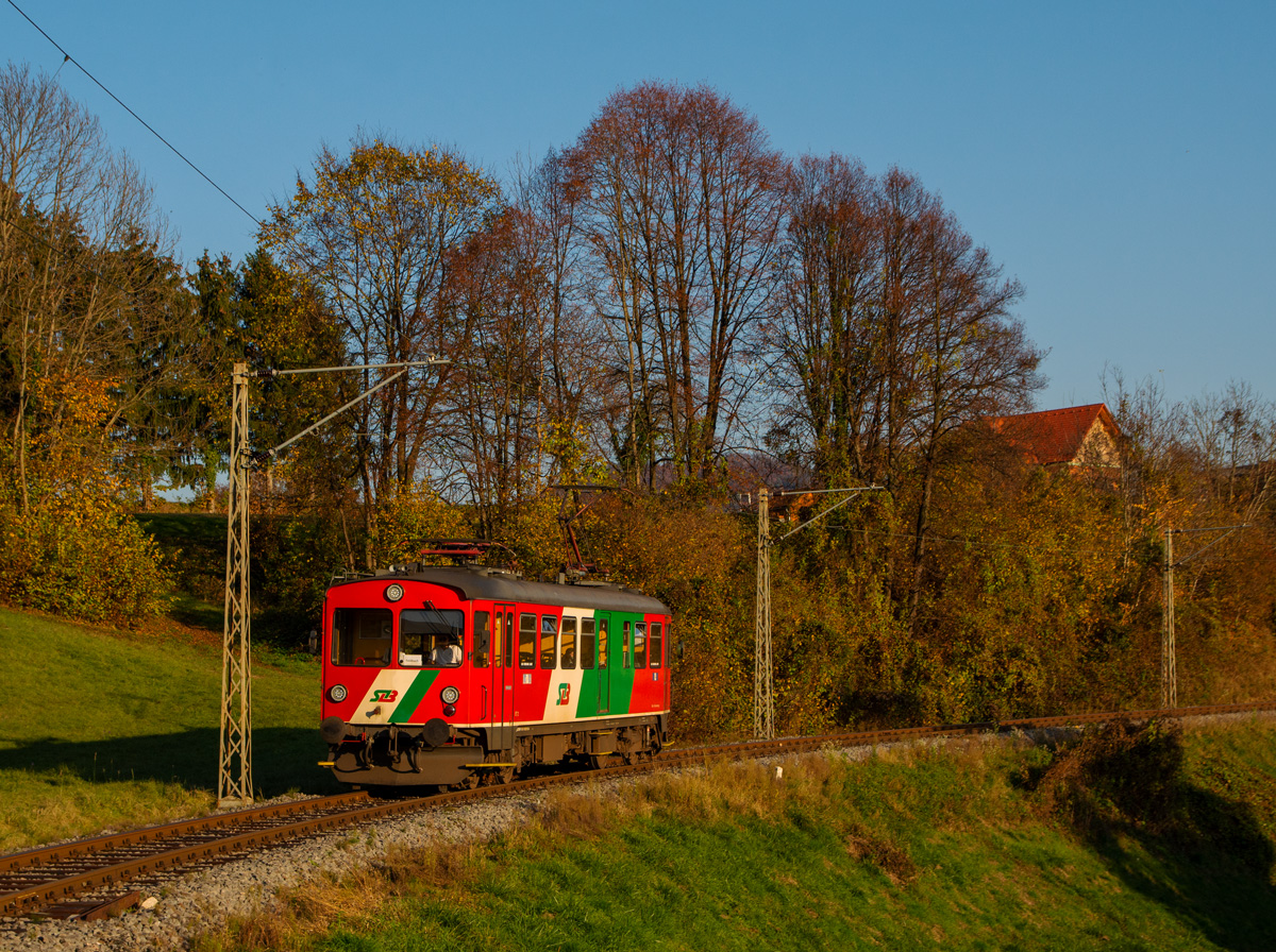 Gleichenberger Bahn 

StLB ET 2 als R 8608 von Bad Gleichenberg nach Feldbach in Hofstätten, 08.11.2020 
