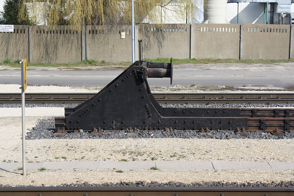 Gleisabschlu am nrdlichem Ende des Frachtenbahnhof Sopron 08.Mrz 2014.