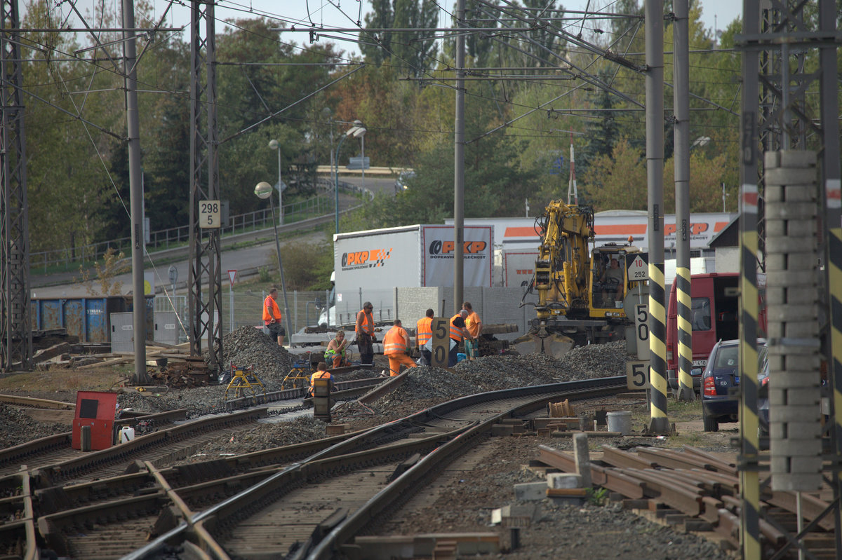 Gleisbauarbeiten in Kolin, am Abzweig der Strecke Richtung Nymburk-Podebady. 21.09.2018 15:00 Uhr.