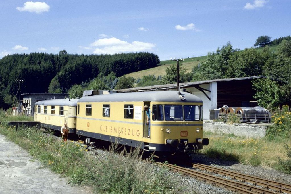 Gleismesszug 725 / 726 004 in Gleidorf, 18.08.1989