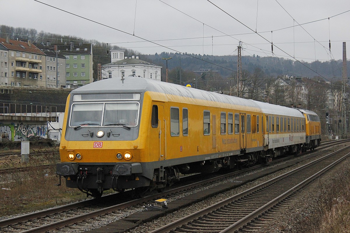 Gleismesszug mit DB 218 477-8  in Wuppertal, Januar 2016.
