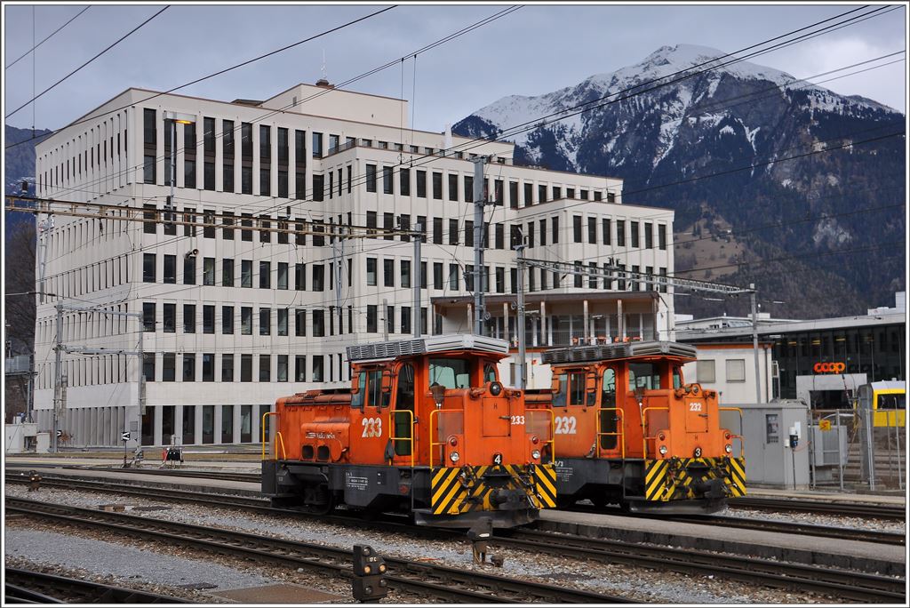 Gm 3/3 233 und 232 in Landquart. (09.02.2016)
