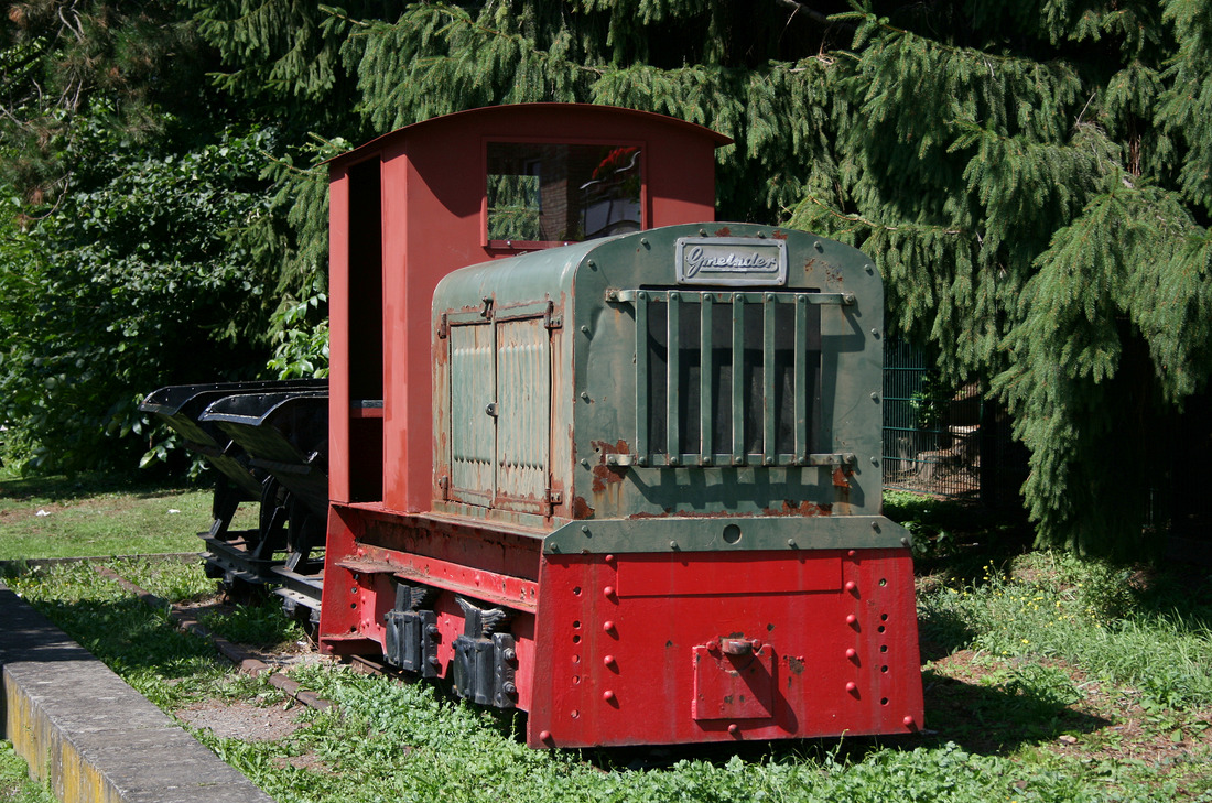 Gmeinder  Denkmal-Lok in Hürth - Alt-Hürth, aufgenommen am 28. Juni 2011.
