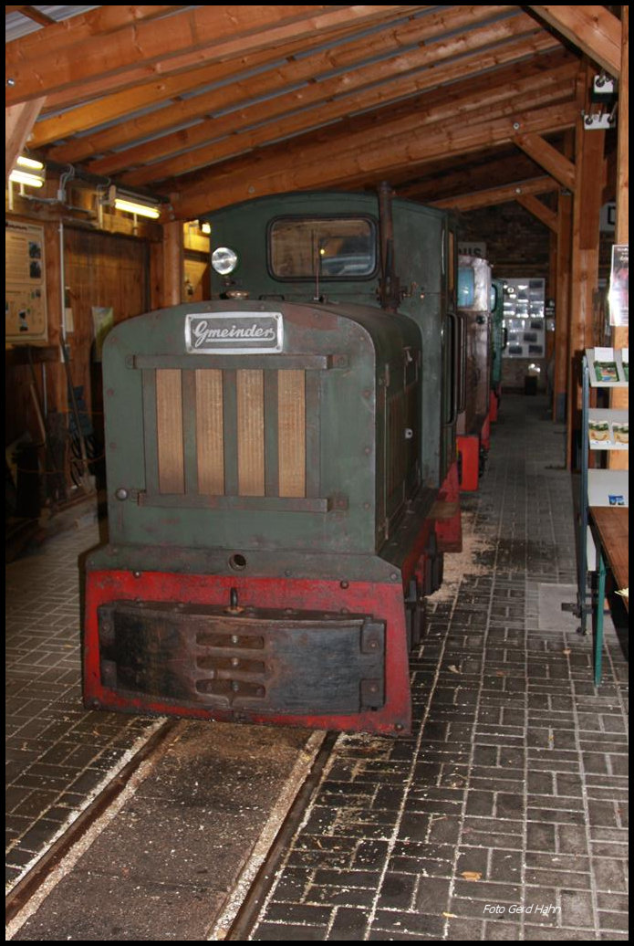 Gmeinder Feldbahnlok Nr. 1754, UBaujahr 1937, Bezeichnung Kö 0407 der Wald Eisenbahn Muskau in der Fahrzeughalle in Weißwasser am 9.12.2016.