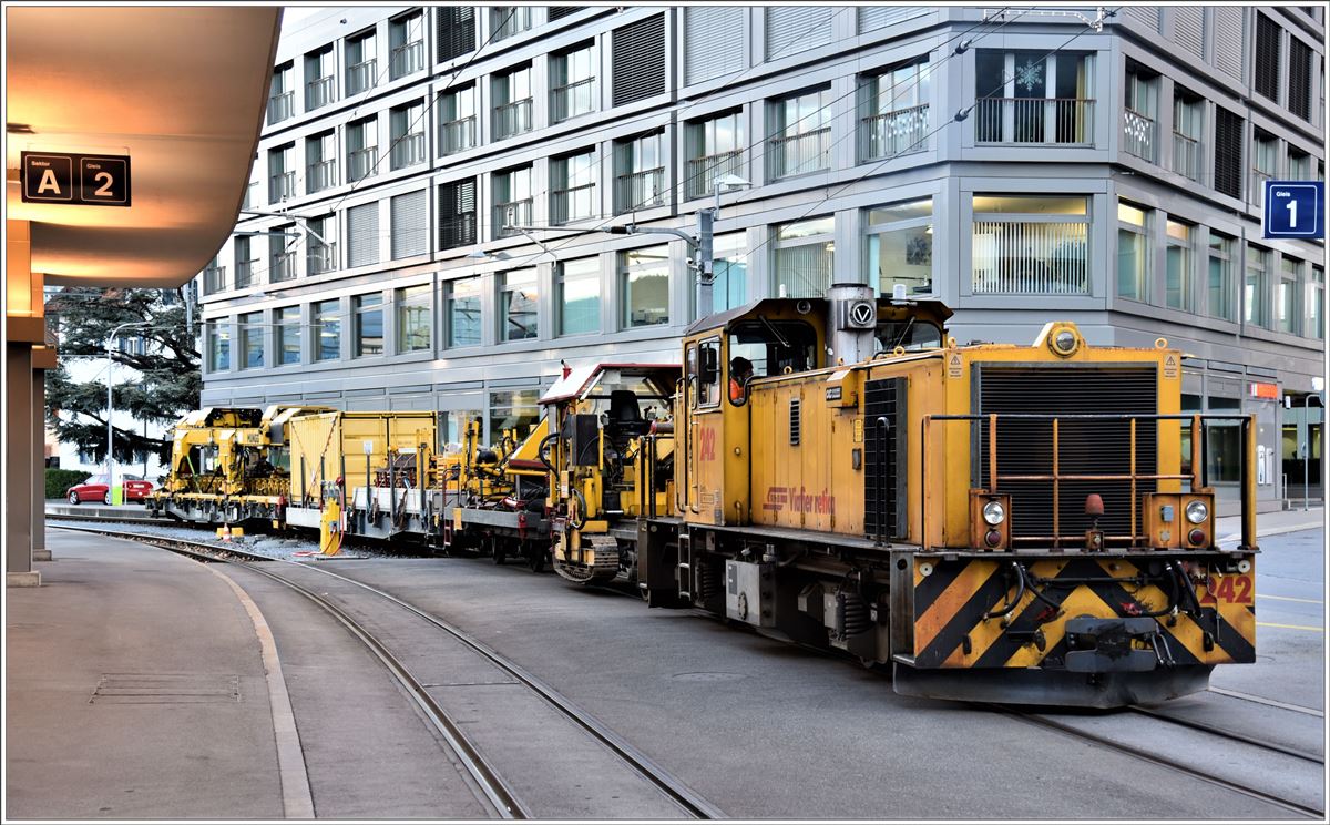 Gmf 4/4 242 in Chur Gleis 1 Arosabahn. (06.12.2016)