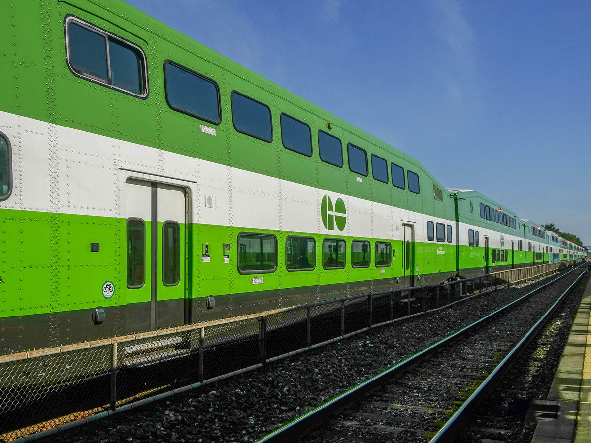 GO Transit Lakeshore West Line nach Hamilton in Burlington, 18.09.2019.