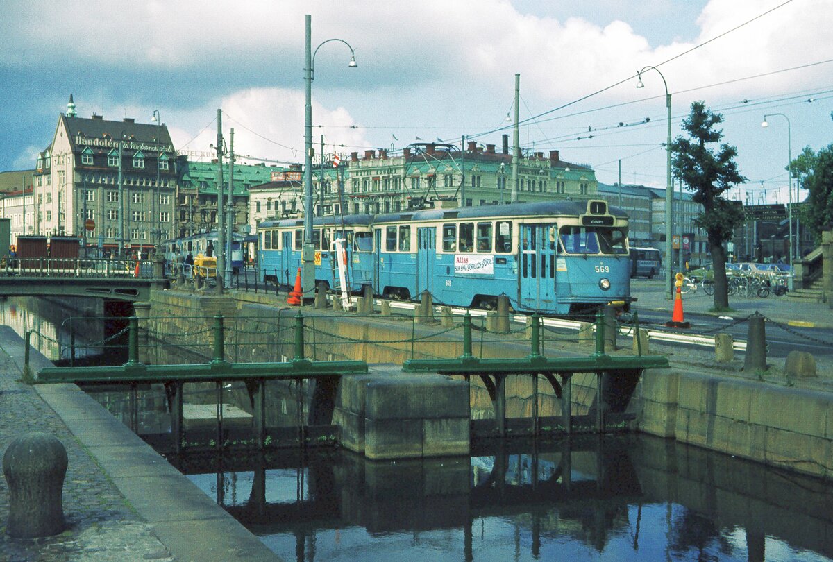 Göteborg 05-08-1979_Tram Linie 1 [Tw 569]am Kanal