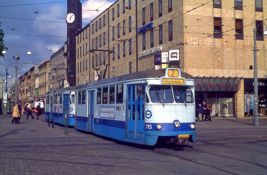 Göteborg 715 „Jack“ + 801, Södra Hamngatan, 04.06.1999.
