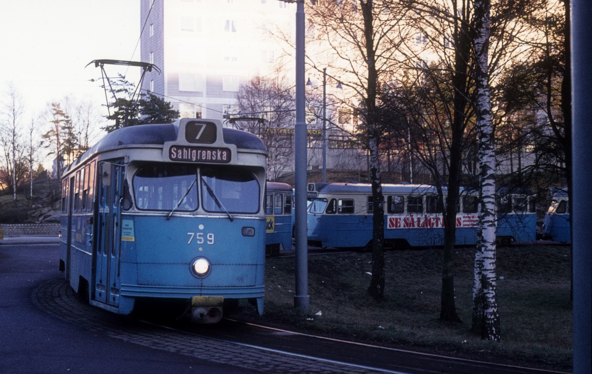 Göteborg Göteborg Spårväger SL 7 (ASJ-M28 759) Kortedala am 26. Februar 1975.