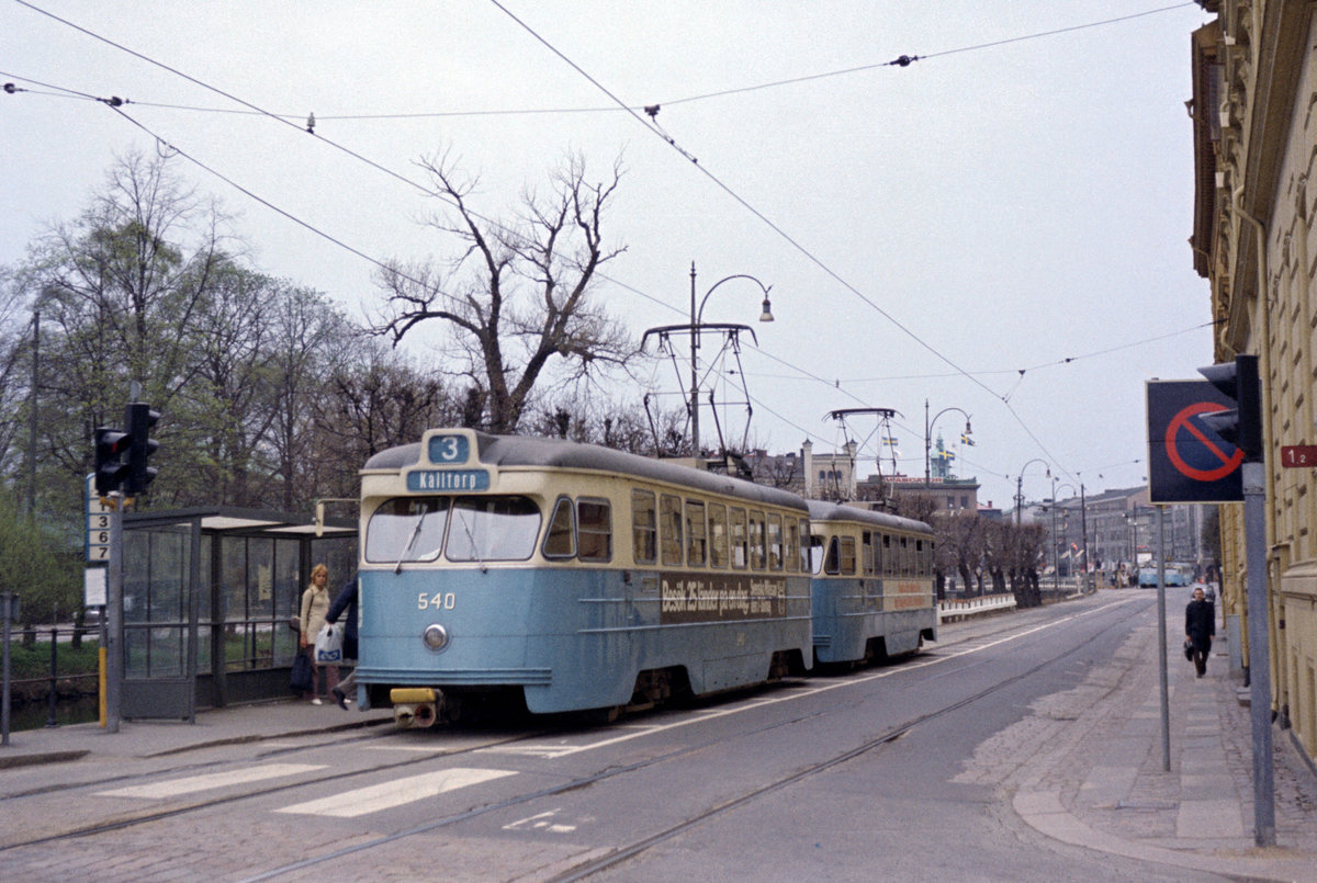 Göteborg Göteborgs Spårväger SL 3 (Tw Hägglund SM25 540) Stampgatan / Polhemsplatsen am 9. Mai 1971. - Scen eines Farbnegativs. Film: Kodak Kodacolor X. Kamera: Minolta SRT-101.