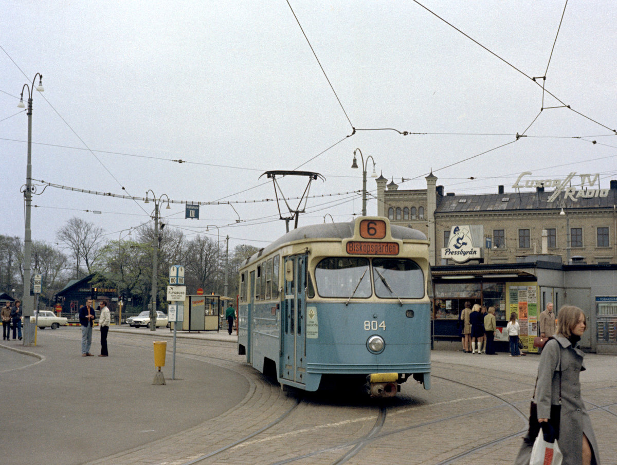Göteborg Göteborgs Spårväger SL 6 (Tw Hägglund M29 804) Drottningtorget am 9. Mai 1971. - Scan eines Farbnegativs. Film: Kodak Kodacolor X. Kamera: Minolta SRT-101.