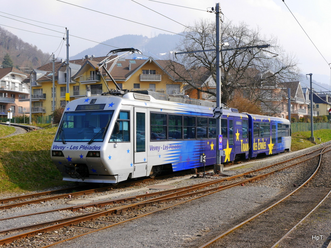 Goldenpass / MVR - Triebwagen Beh 2/4 71 mit Steuerwagen in Bolnay am 14.03.2015