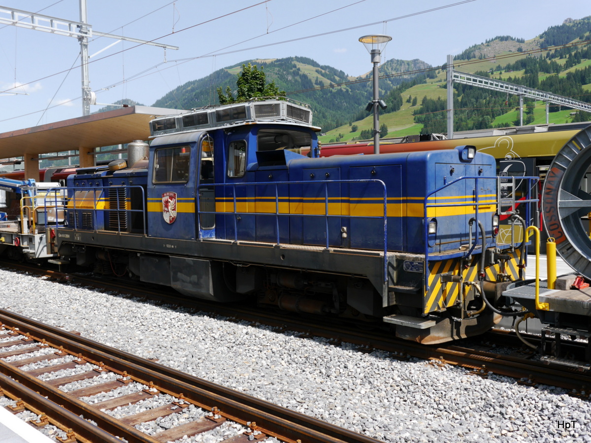 Goldenpass MOB - Baudienstlok Gm4/4 2004 im Bahnhof von Zweisimmen am 26.08.2017