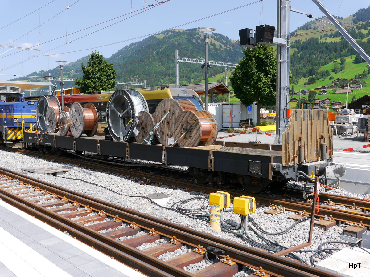 Goldenpass MOB - Dienstwagen X 849 abgestellt im Bahnhof Zweisimmen am 26.08.2017