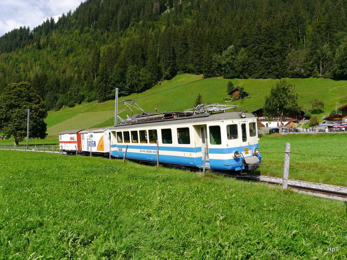 Goldenpass MOB - Fotoextrafahrt mit dem Be 4/4 1003 und den Güterwagen Gk 513 und X 65 unterwegs bei Matten am 26.08.2017