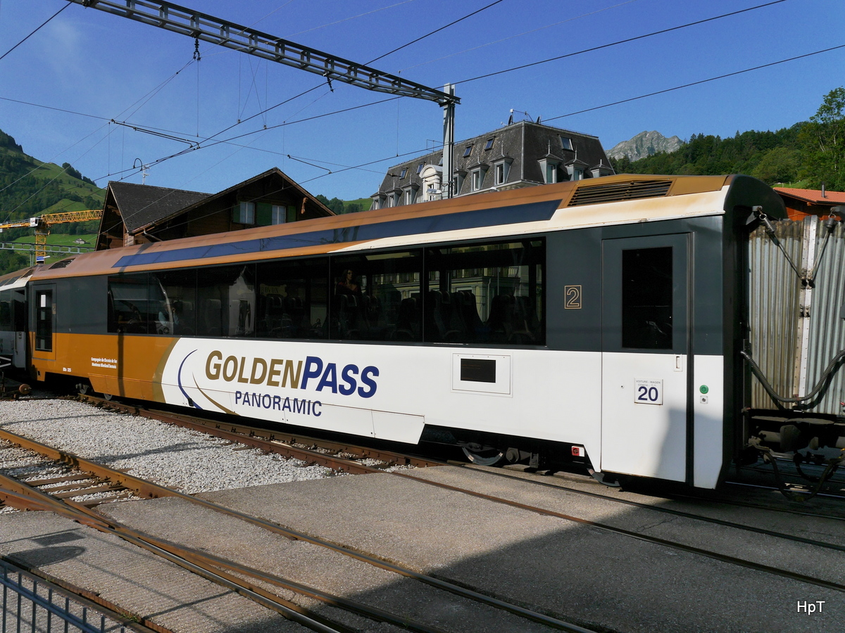 Goldenpass MOB - Personenwagen 2 Kl. BDs 225 im Bahnhof von Montbovon am 26.08.2017