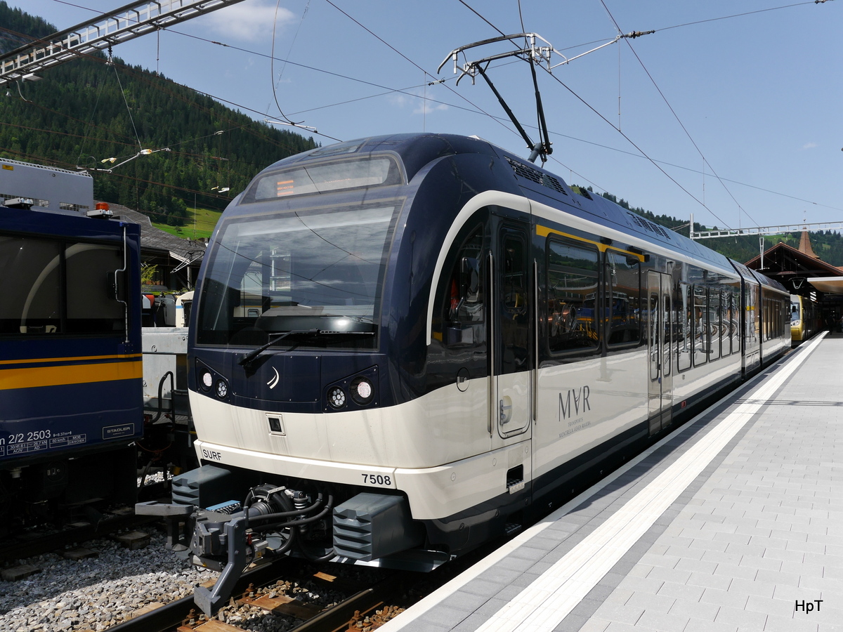 Goldenpass MOB - Regio nach Lenk im Bahnhof Zweisimmen mit dem Triebwagen ABeh 2/6 7508 am 26.08.2017
