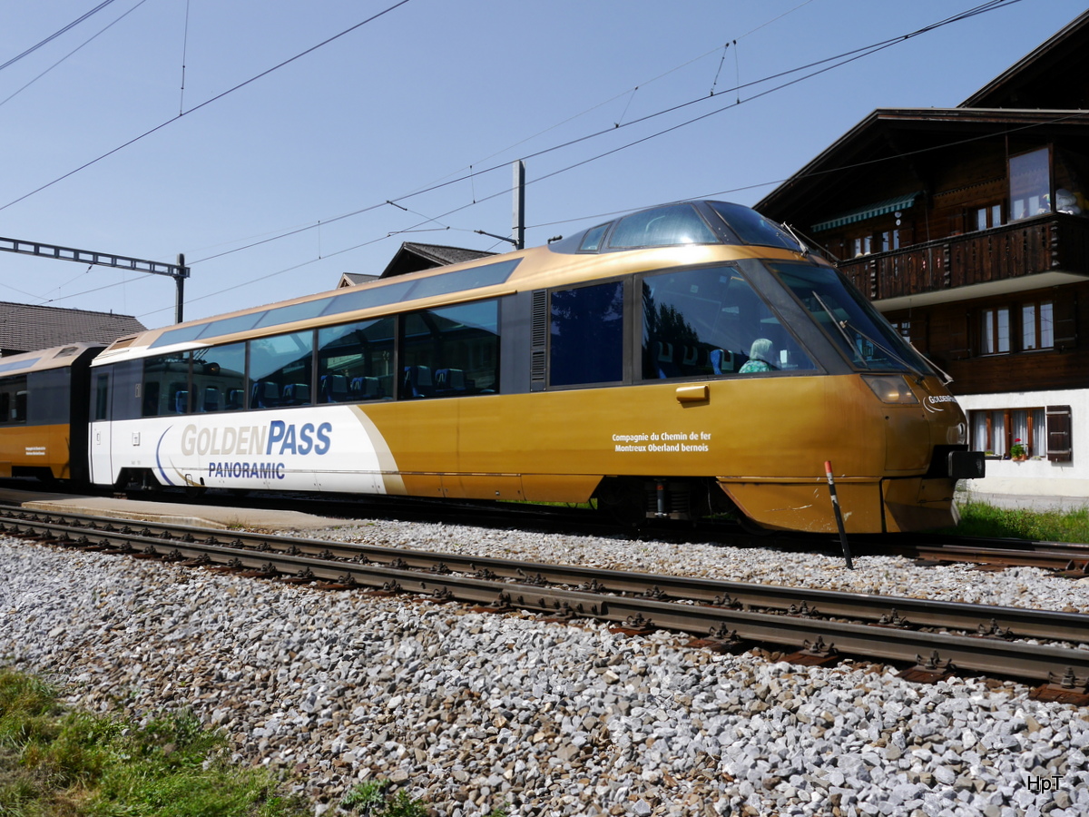 Goldenpass MOB - Steuerwagen 1 Kl. Ast 151 im Bahnhof von Schönried am 26.08.2017