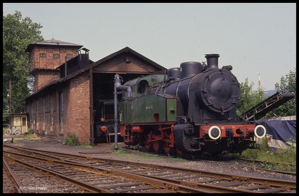 Graf Bismarck XVI ex DEW 6 stand am 5.7.1989 fotogen vor dem alten Lokschuppen in Rinteln.
