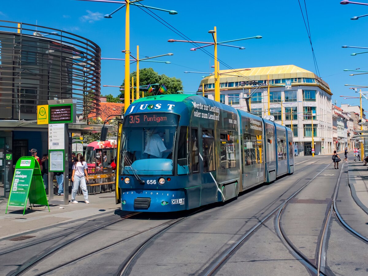Graz. Am 03.07.2022 konnte ich Cityrunner 656 der Graz Linien als Linie 3/5 am Jakominiplatz fotografieren.