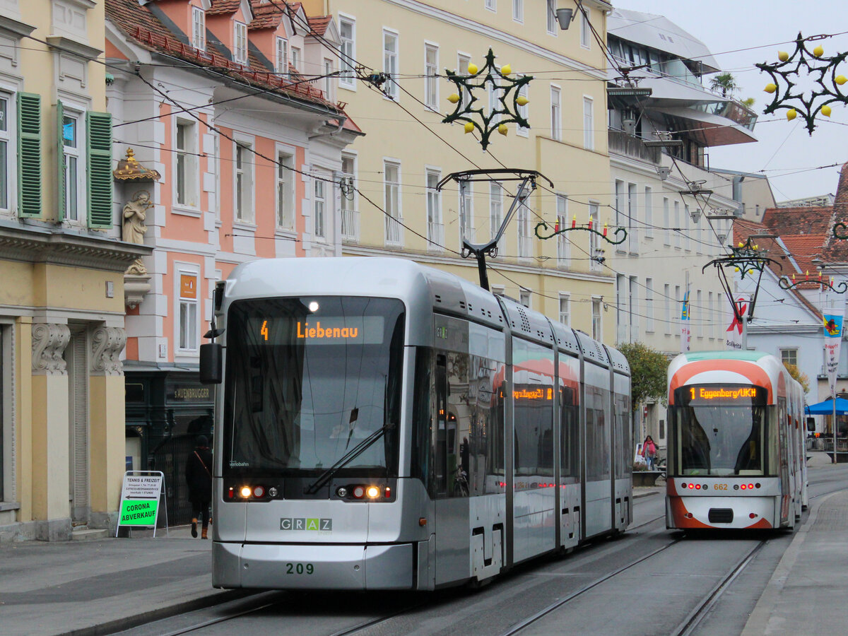 Graz. Am 13.11.2020 ist hier Variobahn 209 am Südtiroler Platz zu sehen.