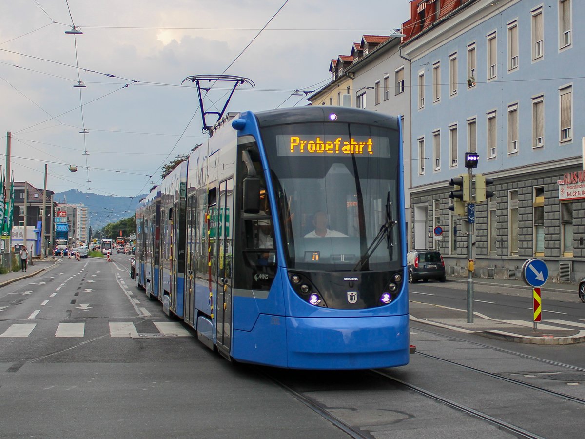 Graz. Am 13.11.2020 konnte ich Avenio T4.7 2501 bei der Grazer Josefkirche ablichten. 