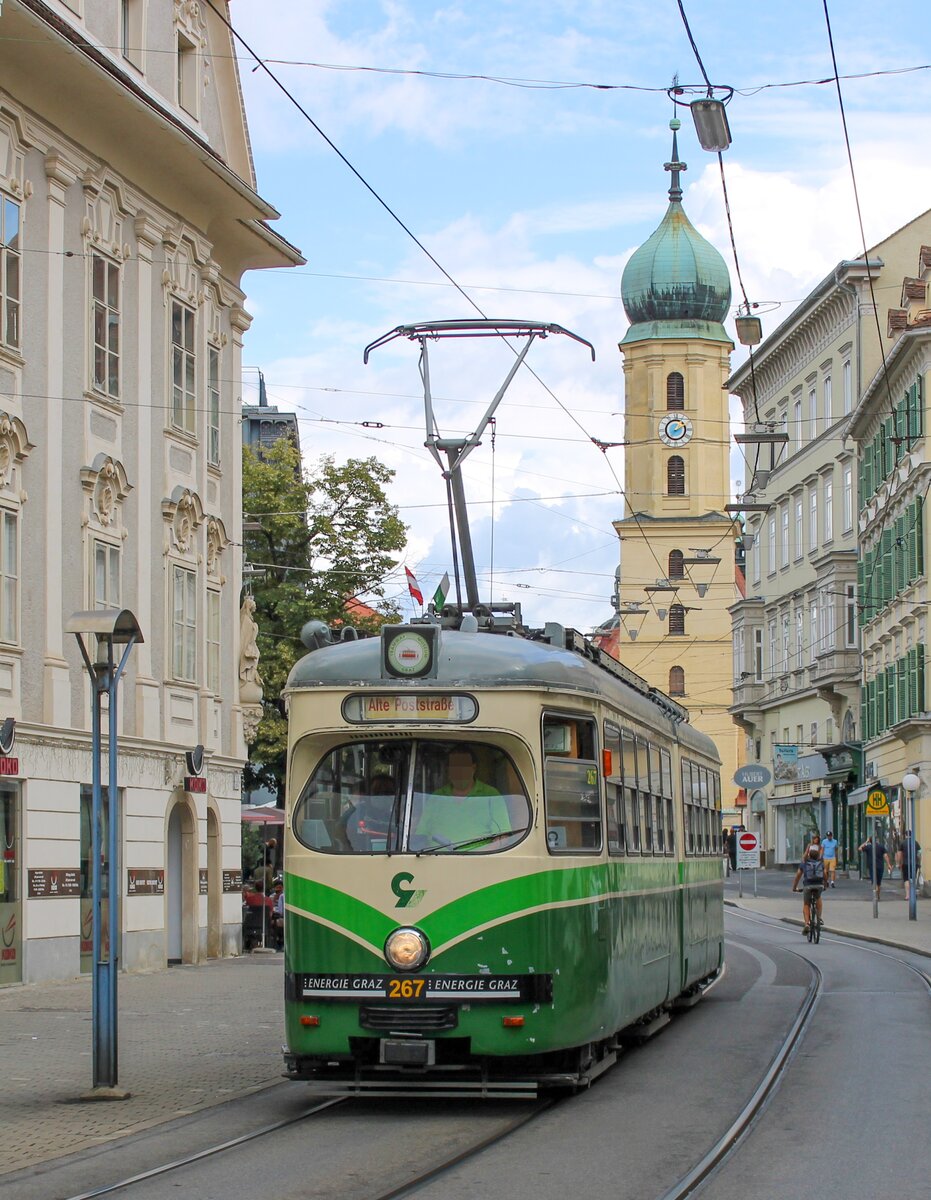 Graz. Am 23.08.2020 war Oldtimer 267 zwischen Mariatrost und Remise Alte Poststraße unterwegs. Der Oldtimer konnte von mir bei beim Südtiroler Platz aufgenommen werden.