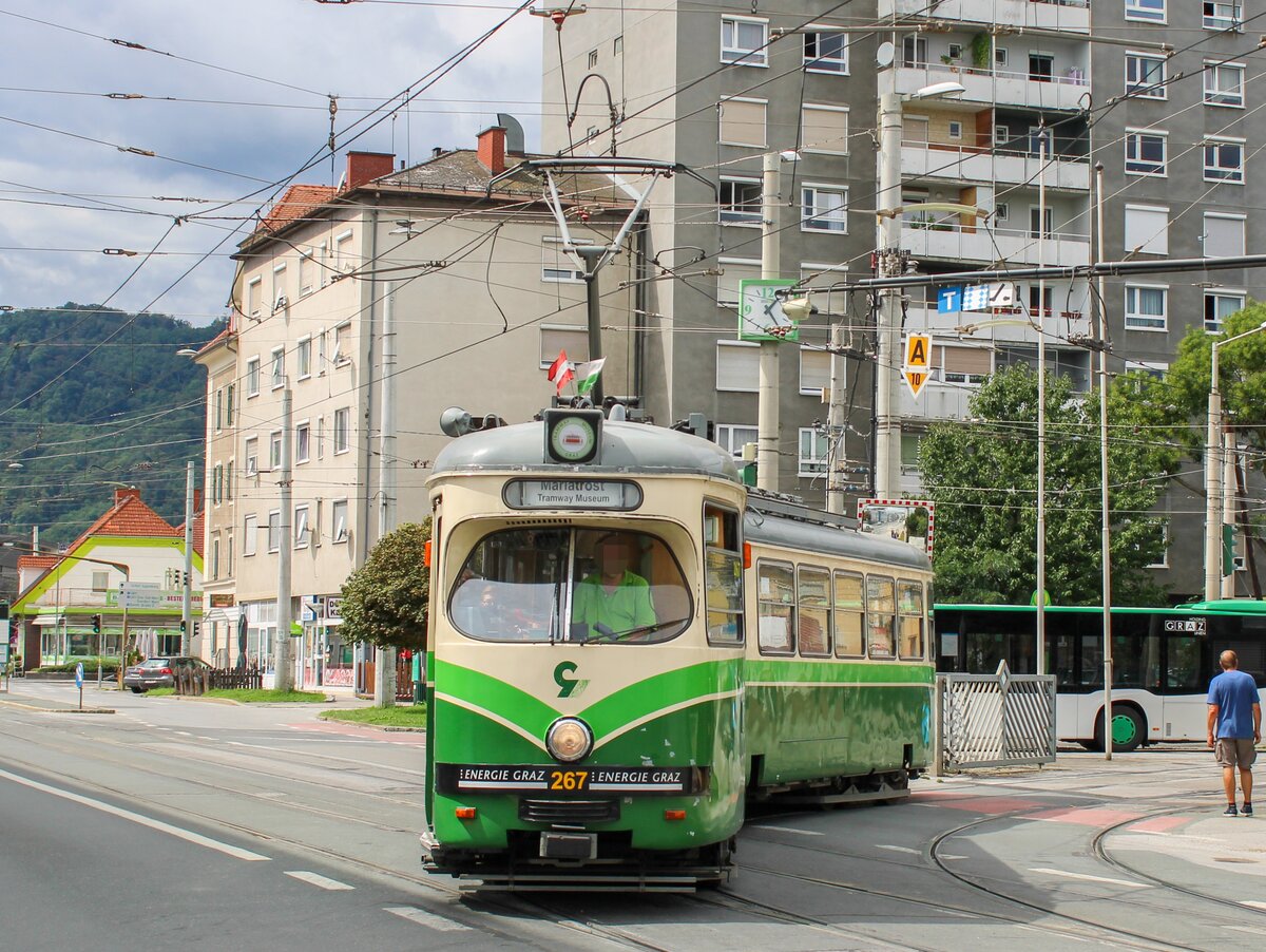 Graz. Am 23.08.2020 war Oldtimer 267 zwischen Mariatrost und Remise Alte Poststraße unterwegs. Der Oldtimer konnte von mir bei der Remise Alte Poststraße aufgenommen werden.