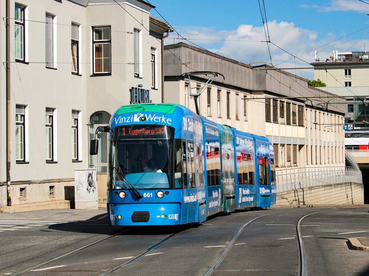 Graz. An diesem sonnigen 19.09.2023 ist hier Cityrunner 661 bei der Eggenberger Straße zu sehen.