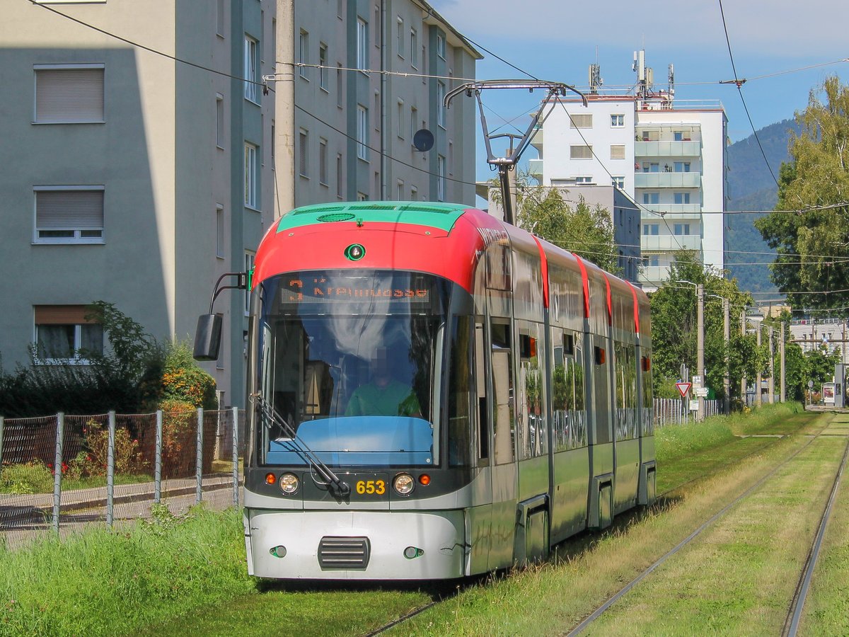 Graz. Cityrunner 653  Wiener Städtische  war am 04.09.2020 auf der Linie 3, hier kurz vor der Haltestelle Grazerstraße.