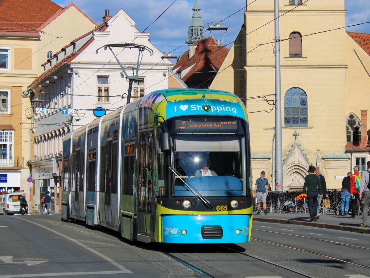 Graz. Cityrunner 665 war am 06.05.2020 auf der Linie 3 unterwegs, hier auf der Murbrücke bzw. Erzherzog-Johann-Brücke. 