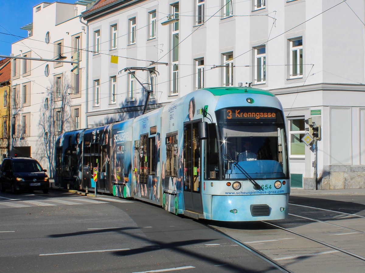 Graz. Cityunner 654  Schauspielhaus  war am 08.10.2020 auf der Linie 3, hier kurz vor der Haltestelle Keplerbrücke.